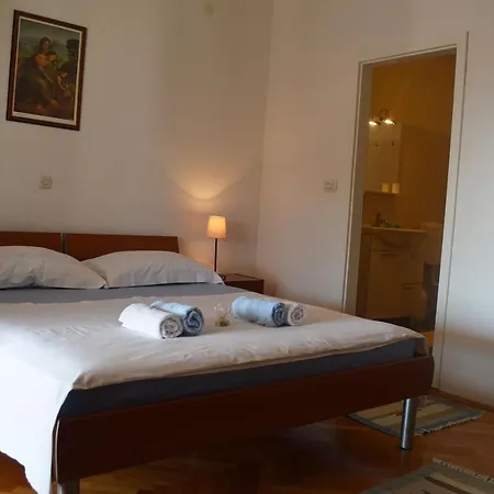 11361b Apartment