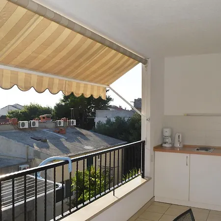 11361b Apartment